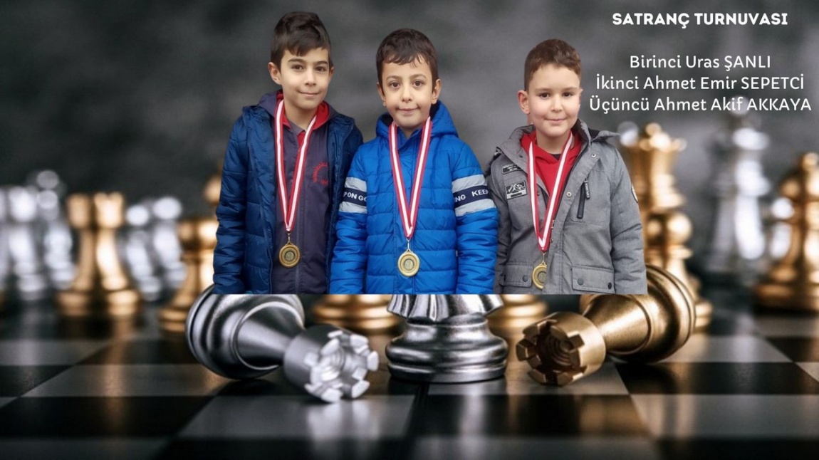 Satranç Turnuvasında Dereceye Giren Öğrenciler Madalyalarını Aldılar